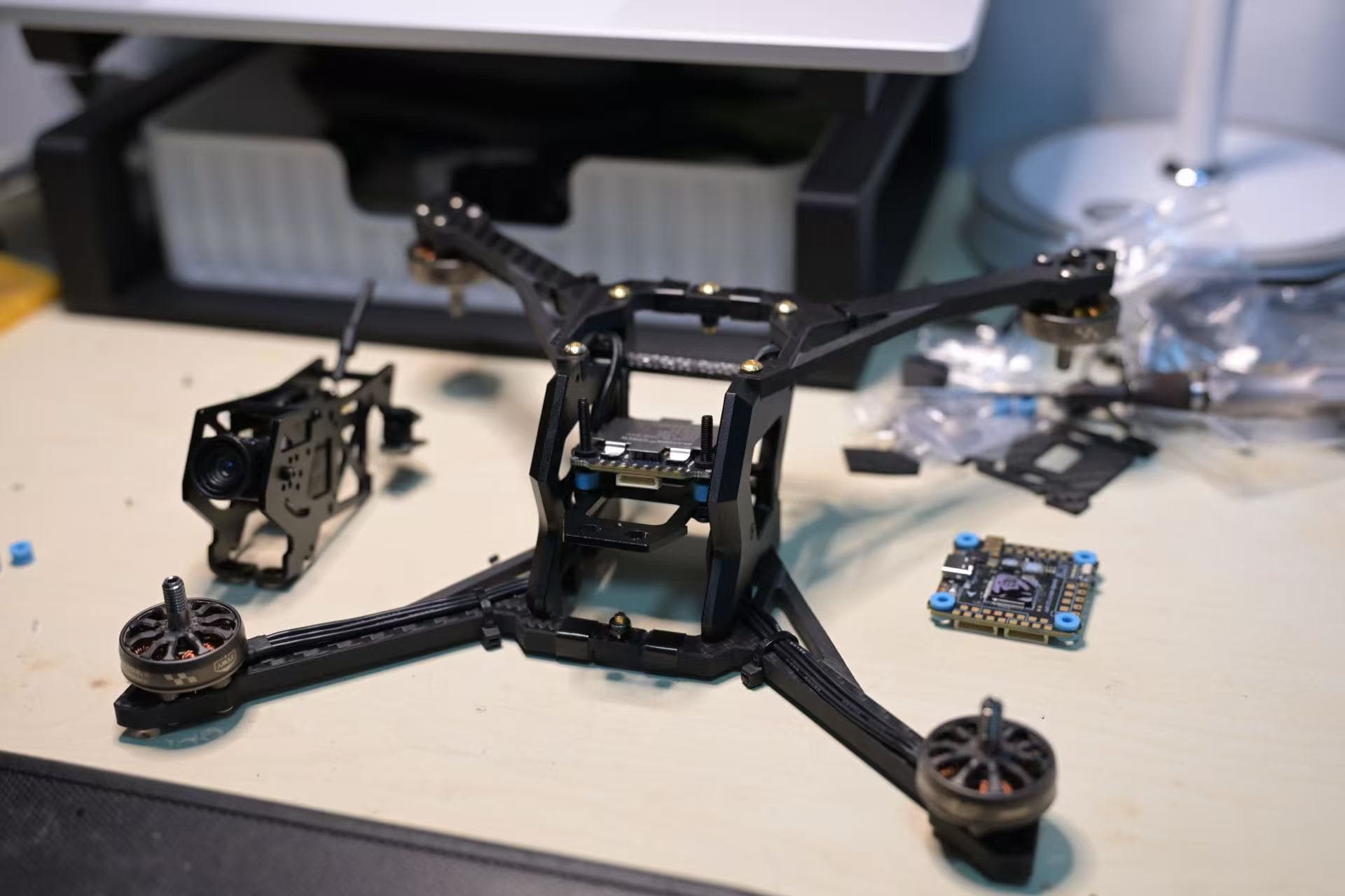 Standalone test prototype assembly: airframe, electronics and separate components
